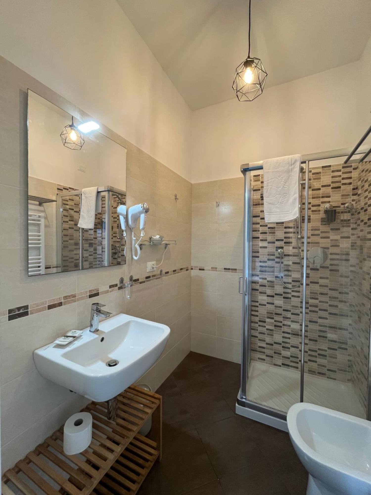 Porta Alla Croce Guest House Florens Rum bild